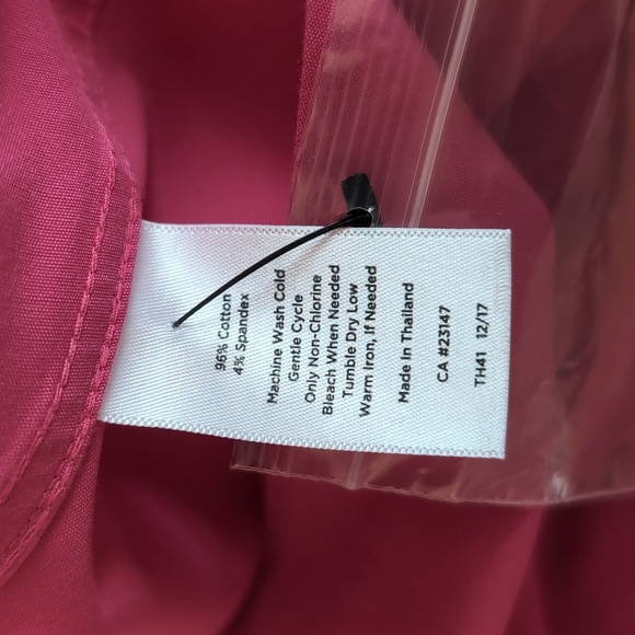 NWOT Plus Size Sleeveless Blouse - Picture 6 of 7